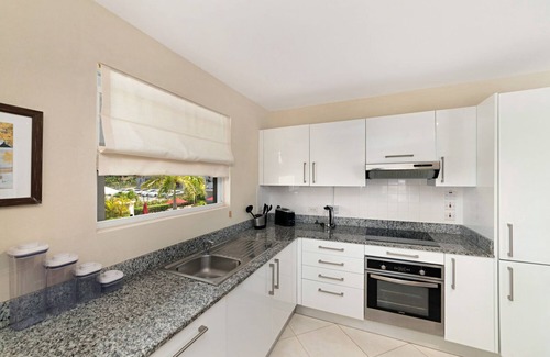 Bowling Alley Hill Villa | Spacious 3 Bedroom Apartment
