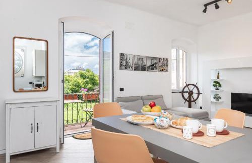 Quarto dei Mille Apartment | Spacious 3-Bedroom Apartment - 10 Min to City Center & 5 Min to Gaslini Hospital