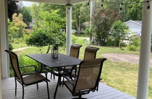 Green Lake House | Spacious 3 Bedroom Home with private porch & yard