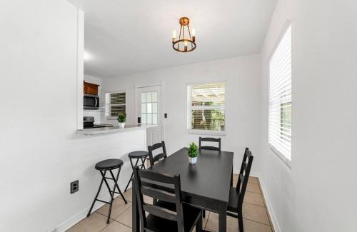 Riverside House | Spacious 3 Bedroom home in Riverside