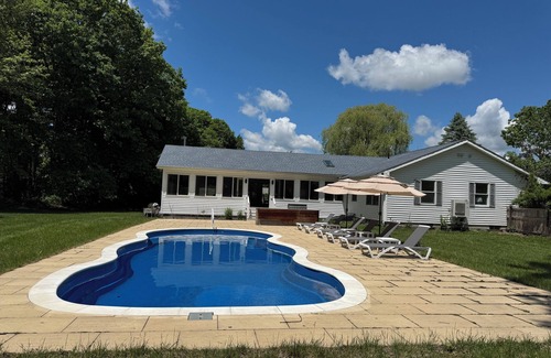 Copake House | Spacious 3-bedroom house in Copake with pool, gym, tennis, and lake access!