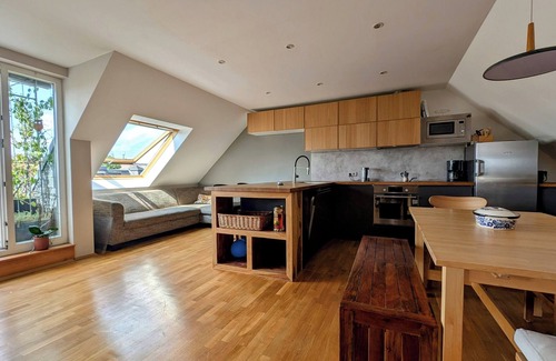 Mitte Apartment | Spacious 3-bedroom maisonette apartment above Leipzig centre with stunning views