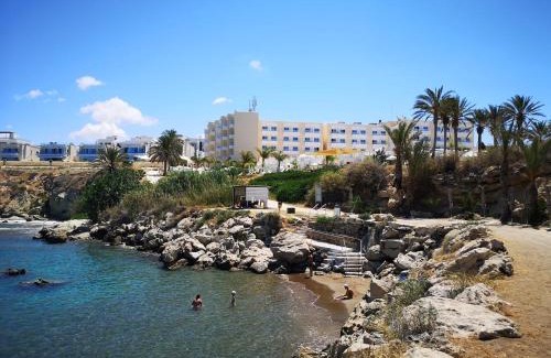 Kissonerga Villa | Spacious 3 bedroom villa private pool