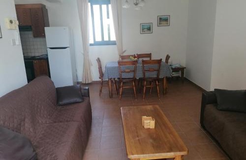 Kissonerga Villa | Spacious 3 bedroom villa private pool