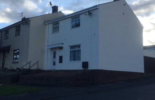 Peterlee House | Spacious 3 bedroomed house in Easington Village Durham Coast