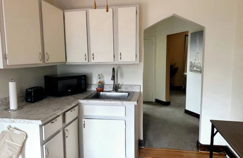Homestead Apartment | Spacious 3 beds near Pittsburgh!