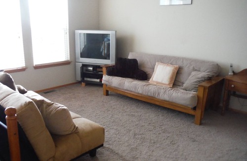 Northgate House | Spacious 3500 Sq Ft Happy Home for your Cadet and Family 1 mile from USAFA!