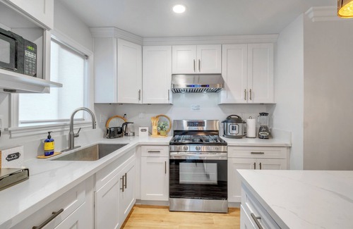 El Monte House | Spacious 3B2B Family Home Close to LA Top Attractions