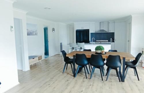 Paynesville House | Spacious 3bdrm home next to Captains Cove Resort - Captains Edge