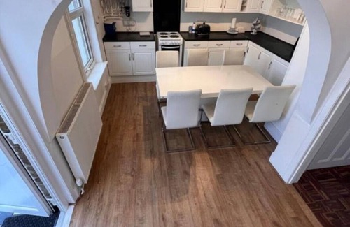 Southend-on-Sea House | Spacious 3bed house