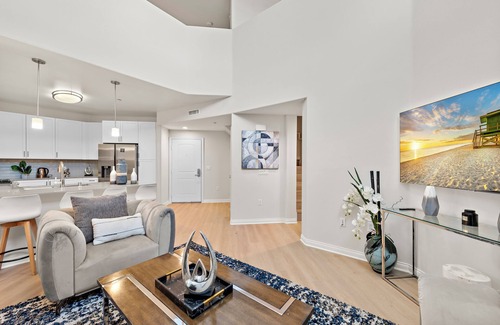 Tustin Apartment | Spacious 3bedroom 4 Bed apartment + resort style amenities near Shopping/Disney