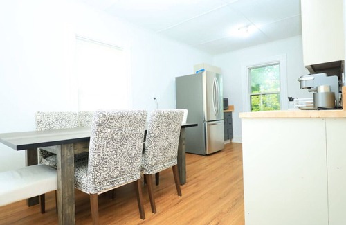 Winter Hill Apartment | Spacious 3BR Family Flat — Near Encore, Downtown Boston & Assembly Row
