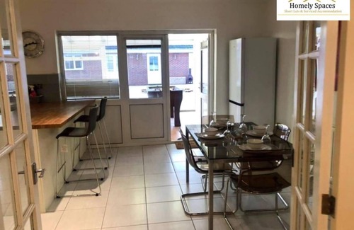 Bedford House | Spacious 3BR Home in Bedford for Big Groups