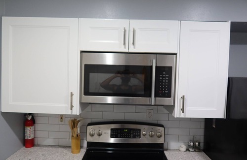 Warren House | Spacious 3BR Home/Smart TVs, Stocked Kitchen & Family Comfort