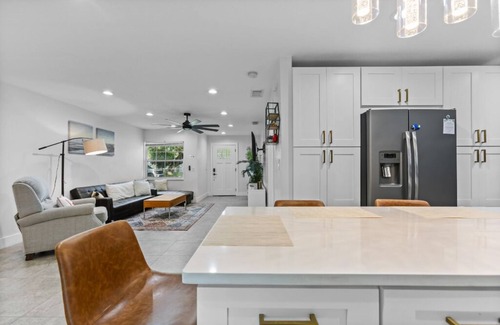Port Tampa City House | Spacious 3BR Near MacDill AFB & South Tampa w/Deck & Yard