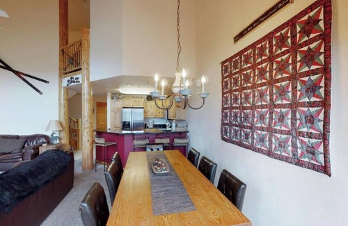 Four O'Clock House | Spacious 3BR townhome + loft, private hot tub & pool - 200yds to Snowflake lift!