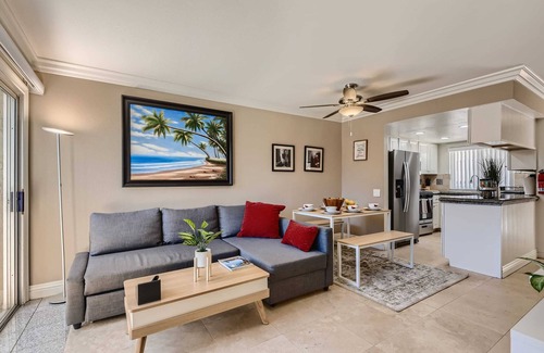 East Side Costa Mesa Condo | Spacious 3BR- Yard - BBQ - Parking!
