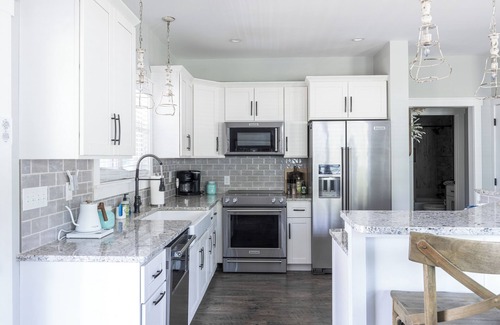 Linden House | Spacious 4-bdrm on 6 acres near the Tennessee River