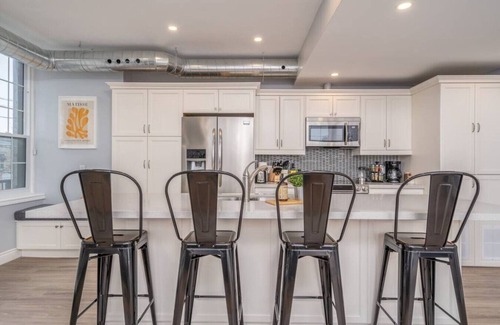 Burlington Apartment | Spacious 4-Bed, 3-Bath Apartments Near Waterfront