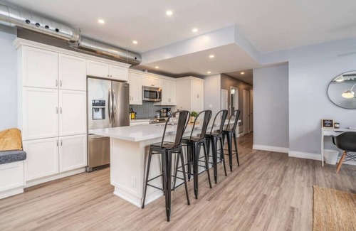 Burlington Apartment | Spacious 4-Bed, 3-Bath Apartments Near Waterfront
