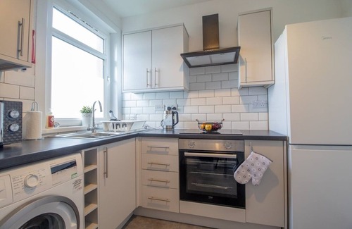 Hamilton Apartment | Spacious 4-Bed Flat in Hamilton, Close to Glasgow