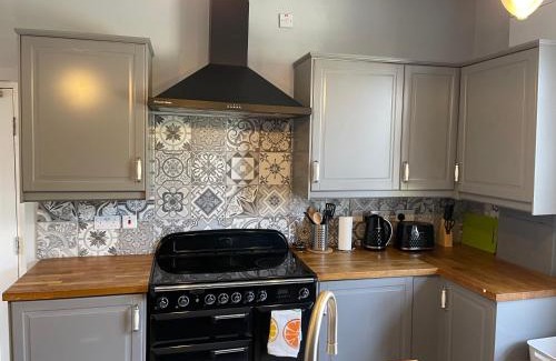 Maidstone House | Spacious 4-bed Holiday Home in the heart of Maidstone