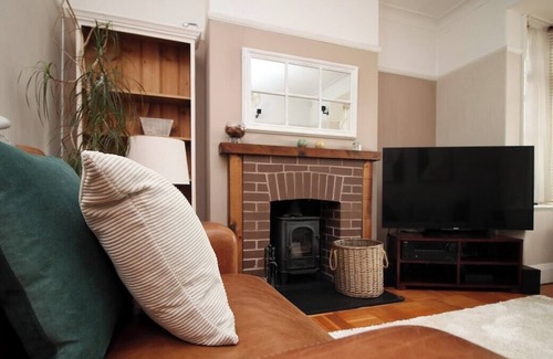 Penylan House | Spacious 4 Bed - Melrose by Tŷ SA