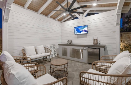 Santa Clarita House | Spacious 4-bedroom house in charming Santa Clarita with Pool