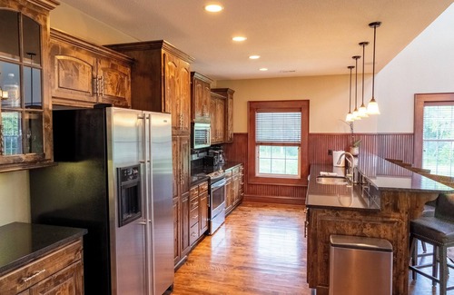 Parkville House | Spacious 4-bedroom/4 bath townhome in fabulous Parkville with golf course views