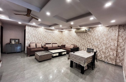 South West Apartment | Spacious 4-bedroom apartment in lovely Delhi