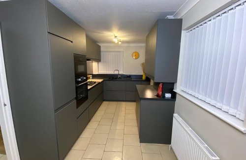 Colchester House | Spacious 4 bedroom house close to all the main activities in Colchester