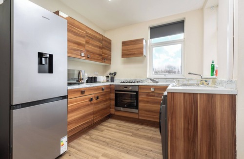Clayton House | Spacious 4-Bedroom Manchester Retreat with Garden