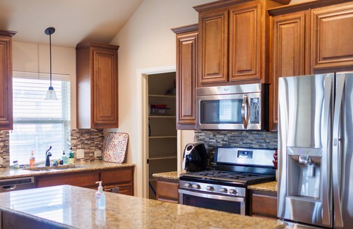 Mansfield House | Spacious 4 bedroom home full of amenities