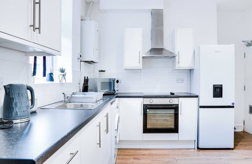 Holbeck House | Spacious 4 bedroom house near City Centre