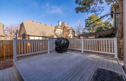 Centennial House | Spacious 4-bedroom house with AC, WiFi in marvelous Aurora