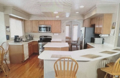 Green Valley Ranch House | Spacious 4-bedroom house with AC, WiFi in beautiful Denver