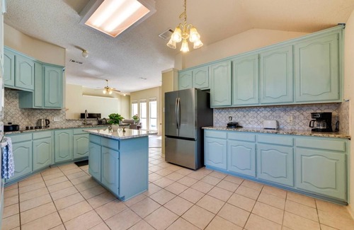 Murphy House | Spacious 4-bedroom house centrally located in DFW with all necessary amenities