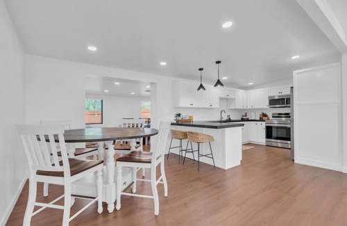 Rancho Catalina House | Spacious 4-bedroom Modern House with Gorgeous Mountain Views