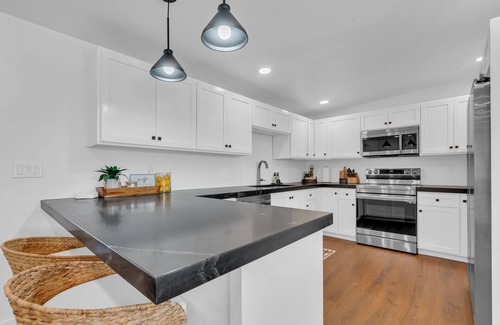 Rancho Catalina House | Spacious 4-bedroom Modern House with Gorgeous Mountain Views