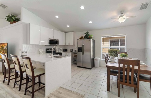 Lake Wilson Preserve House | Spacious 4 Bedroom Pool House, 2 Master suites