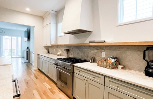 Green Hills House | Spacious 4-bedroom pet friendly house in cool Nashville near Lipscomb
