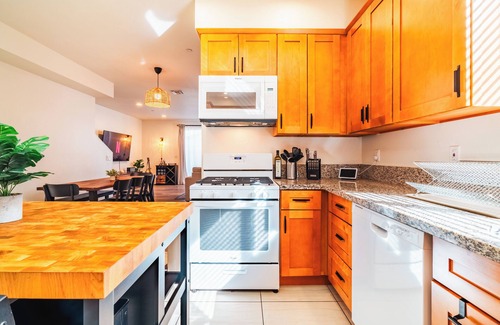Waterfront House | Spacious 4-Bedroom Townhome/2-Car Garage/Cruise Terminal