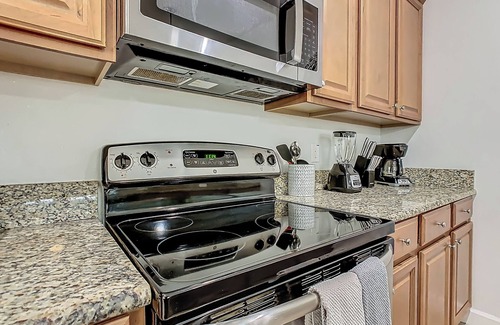Lindfields House | Spacious 4-bedroom townhome with fitness room and AC in lovely Kissimmee