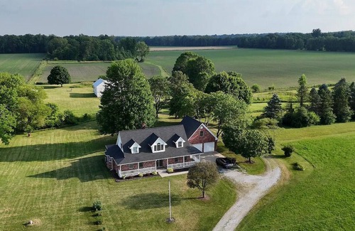 Cartersburg House | Spacious 4-bedroom house, + bonus rm in Serene Country Setting - sleeps up to 11