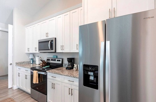 Bonita Springs House | Spacious 4 BR Retreat w/3 Ensuites, Pool & Spa