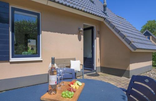 Sondel House | Spacious 4-person bungalow near the Frisian Lakes