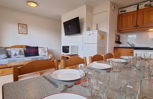 Saint-Etienne-en-Devoluy Apartment | Spacious 4-Room Apartment for 10, Steps from Le Jas Lift, SuperDévoluy