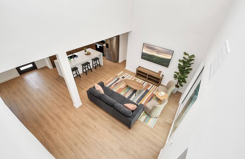 Greater East End House | Spacious 4b/4.5b house in quiet East Dwn Twn neighborhood. Private parking
