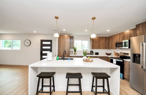 Greater East End House | Spacious 4b/4.5b house in quiet East Dwn Twn neighborhood. Private parking