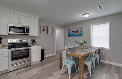 Newport News House | Spacious 4BR, 2.5BA – Prime Shipyard Location!